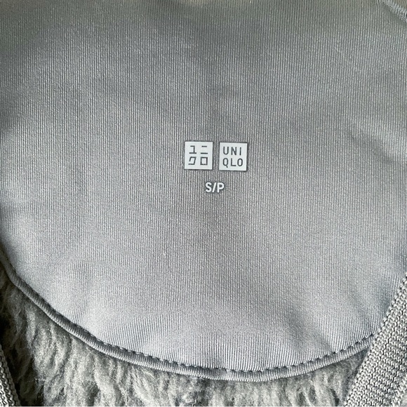 Uniqlo Light Pile-Lined Fleece Cardigan in Grey Size S - Picture 9 of 11